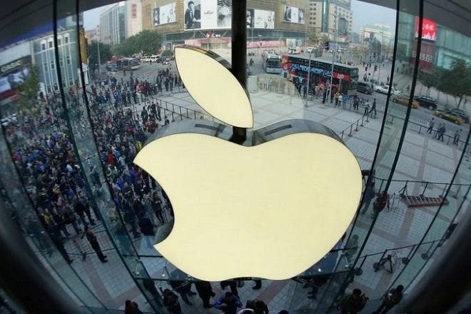 Η Apple βλέπει λιγότερα έσοδα από πωλήσεις iPhones